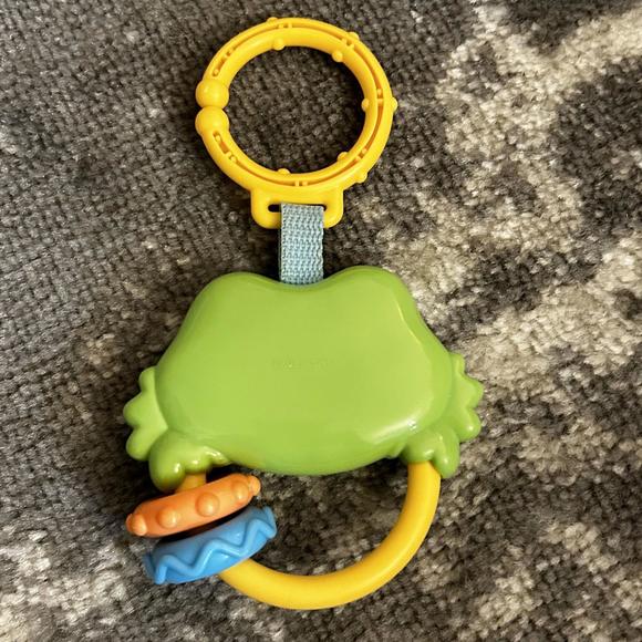 Fisher-Price Red Bird and Frog Rattle Take A Long Toys - Picture 5 of 5